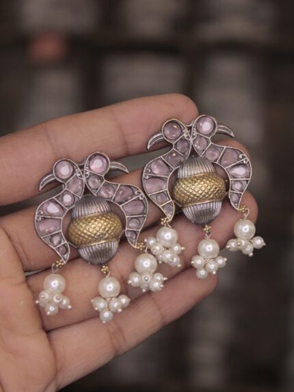 Elegant Contemporary Jewellery Piece 721