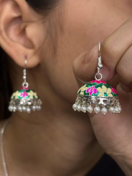 Elegant Contemporary Jewellery Piece 621