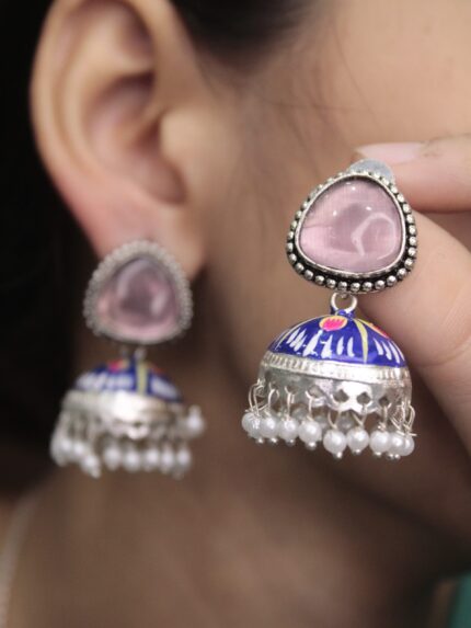 Elegant Contemporary Jewellery Piece 601