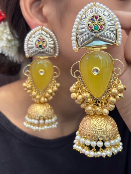 Elegant Contemporary Jewellery Piece 400