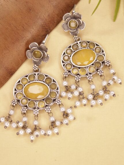 Elegant Contemporary Jewellery Piece 361