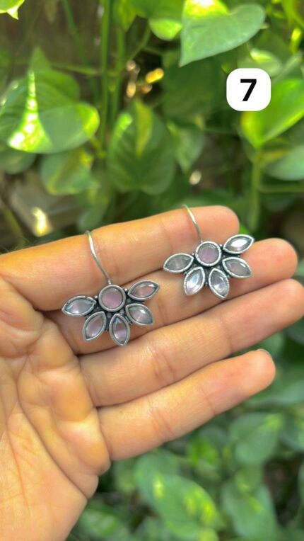 Elegant Contemporary Jewellery Piece 320