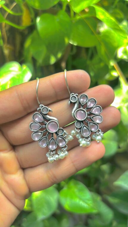 Elegant Contemporary Jewellery Piece 301