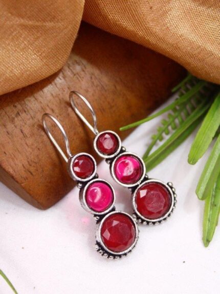 Elegant Contemporary Jewellery Piece 281