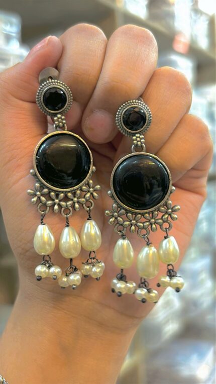 Elegant Contemporary Jewellery Piece 240