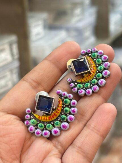 Elegant Contemporary Jewellery Piece 221