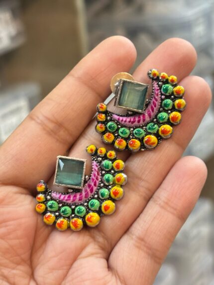 Elegant Contemporary Jewellery Piece 220