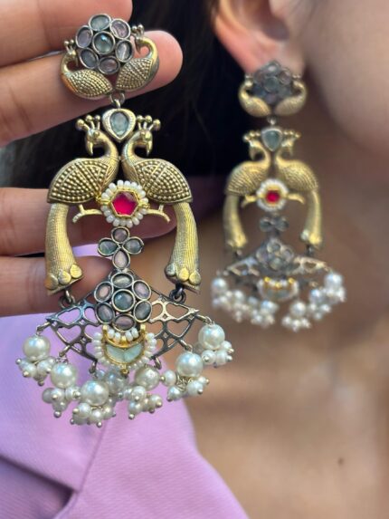 Elegant Contemporary Jewellery Piece 200