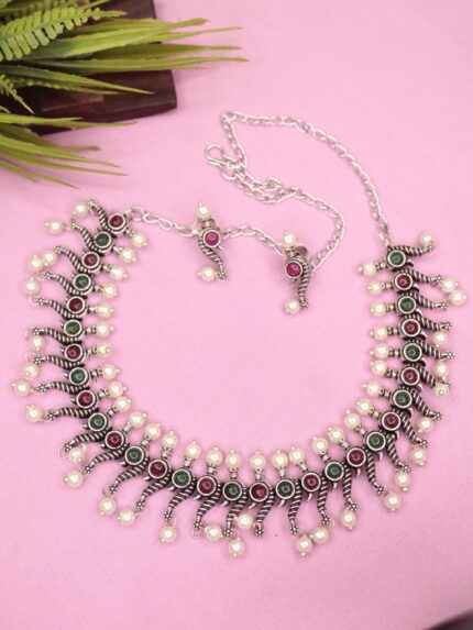 Elegant Contemporary Jewellery Piece 160