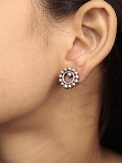 Elegant Contemporary Jewellery Piece 080