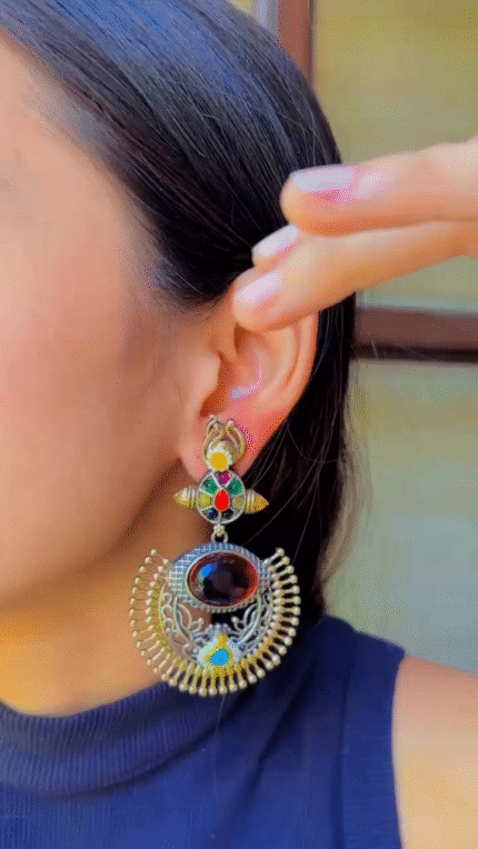 Elegant Contemporary Jewellery Piece 1020