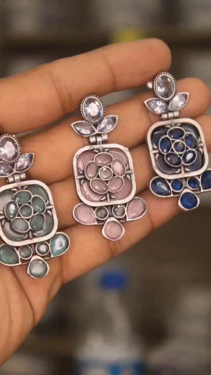 Elegant Contemporary Jewellery Piece 980