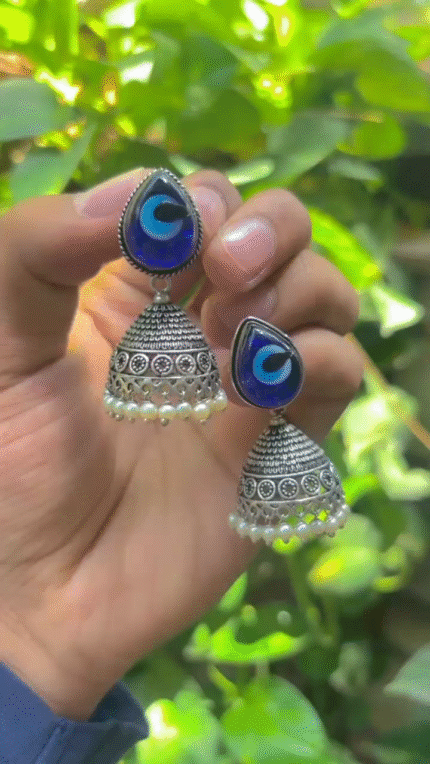 Elegant Contemporary Jewellery Piece 921