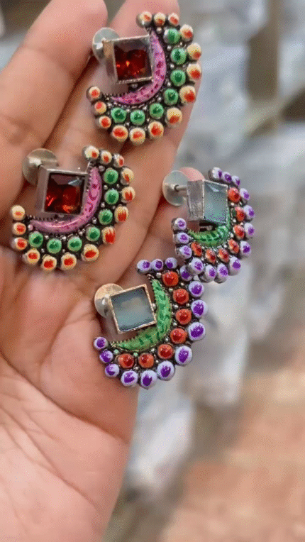 Elegant Contemporary Jewellery Piece 881