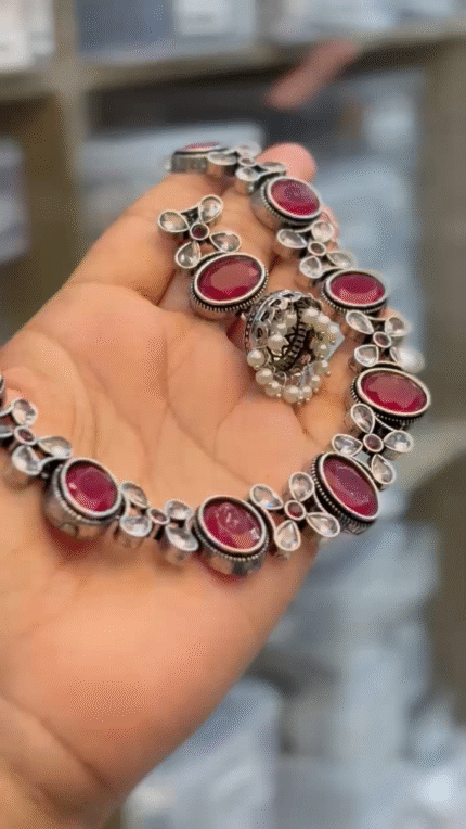 Elegant Contemporary Jewellery Piece 861