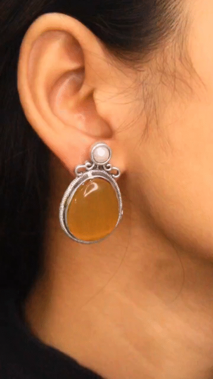 Elegant Contemporary Jewellery Piece 781