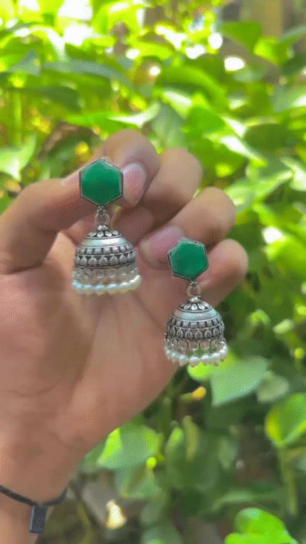 Elegant Contemporary Jewellery Piece 1223